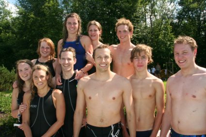 Die siegreiche Staffel des SC Villingen ber 10 x 50m Freistil: Annekrain Mauch, Daliah Kiefer, Anna Miller, Daniel Gleichner, Patricia Scheller, Andrea Rosenstiel, Lionel Delsart, Jonas Steiert, Jan Elssser und Tobias Heinig (von links)