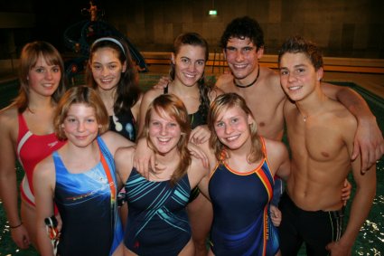 Nahmen an den Badischen Wintermeisterschaften der Schwimmer in Heidelberg teil: von links: Annekarin Mauch, Marion Langenbacher, Marie-Josephine Makowe, Anna Miller, Patricia Scheller, Melina Lttich, Felix Gler und Marc-Philipp Mller. Es fehlen Anton Harter und Jonas Steiert