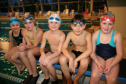 Die Kleinsten sind die Grten: Louisa Brugger, Morena Kamenski, Viktor Reger, Lenny Benzing und Karin Wagner (von links) vom SC Villingen schwimmen die derzeit schnellsten Staffeln in Baden